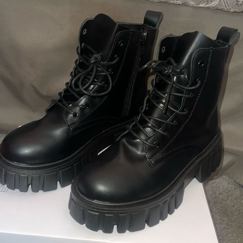 Black Platform ankle combat Boots